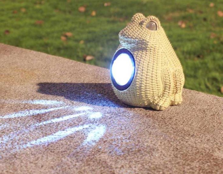 lampe solaire grenouille de jardin